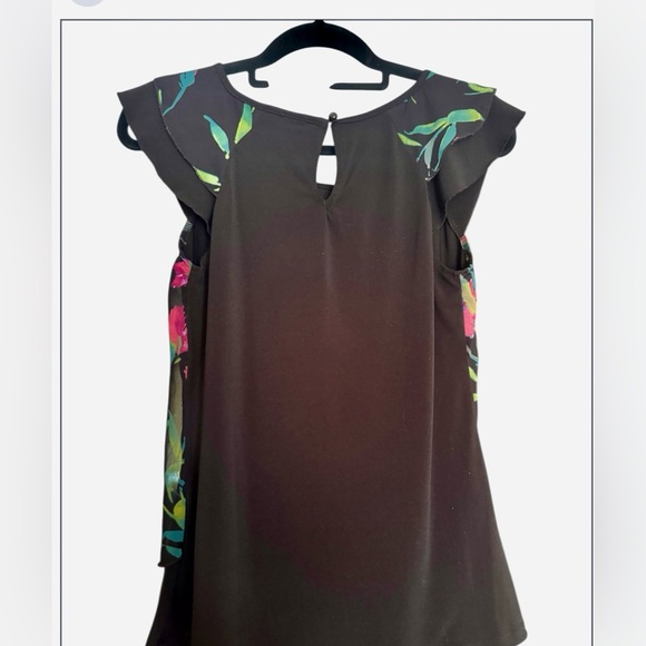 Elle Black Floral Top Size Small - Picture 3 of 3